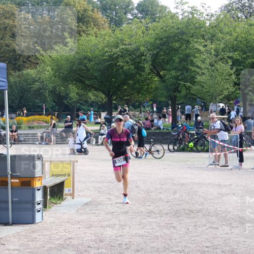 08.09.2024 - Stadtparktriathlon Luisa Fischer http://msf.ph/oto/7001916 08.09.2024 12:19:41 Ziel 630 meine-sportfotos.de