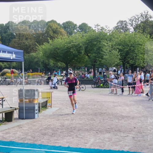 08.09.2024 - Stadtparktriathlon Luisa Fischer http://msf.ph/oto/7001928 08.09.2024 12:19:41 Ziel 630 meine-sportfotos.de