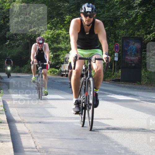 08.09.2024 - Stadtparktriathlon Zöllner http://msf.ph/oto/7001979 08.09.2024 11:12:21 Radfahren 442, 454, 463, 471, 512 meine-sportfotos.de