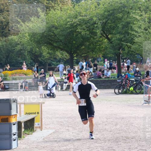 08.09.2024 - Stadtparktriathlon Luisa Fischer http://msf.ph/oto/7001982 08.09.2024 12:20:11 Ziel 598 meine-sportfotos.de