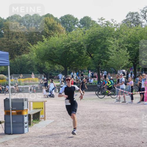 08.09.2024 - Stadtparktriathlon Luisa Fischer http://msf.ph/oto/7001993 08.09.2024 12:20:12 Ziel 598 meine-sportfotos.de