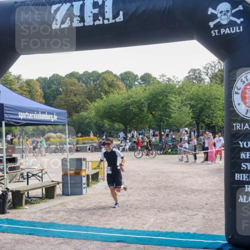 08.09.2024 - Stadtparktriathlon Luisa Fischer http://msf.ph/oto/7002000 08.09.2024 12:20:12 Ziel 598 meine-sportfotos.de