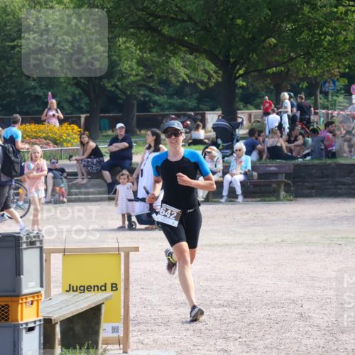 08.09.2024 - Stadtparktriathlon Luisa Fischer http://msf.ph/oto/7002026 08.09.2024 12:20:34 Ziel 642 meine-sportfotos.de