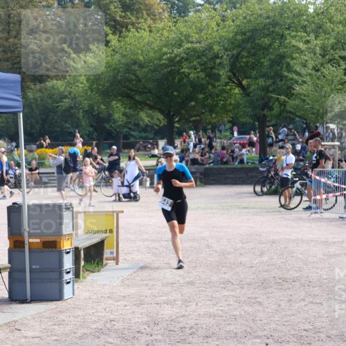 08.09.2024 - Stadtparktriathlon Luisa Fischer http://msf.ph/oto/7002038 08.09.2024 12:20:35 Ziel 642 meine-sportfotos.de