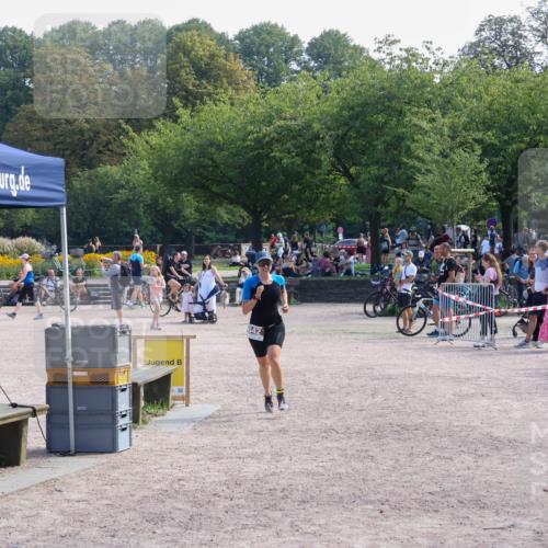 08.09.2024 - Stadtparktriathlon Luisa Fischer http://msf.ph/oto/7002043 08.09.2024 12:20:35 Ziel 642 meine-sportfotos.de