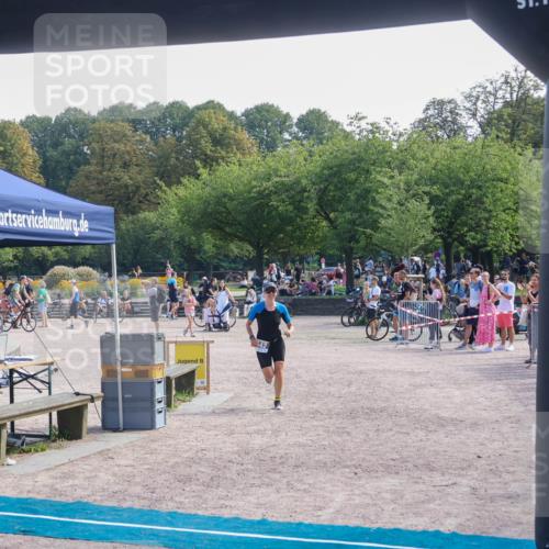 08.09.2024 - Stadtparktriathlon Luisa Fischer http://msf.ph/oto/7002050 08.09.2024 12:20:35 Ziel 642 meine-sportfotos.de
