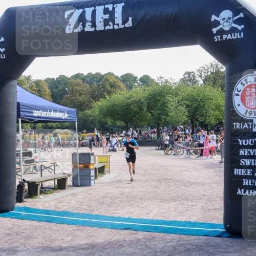 08.09.2024 - Stadtparktriathlon Luisa Fischer http://msf.ph/oto/7002052 08.09.2024 12:20:36 Ziel 642 meine-sportfotos.de