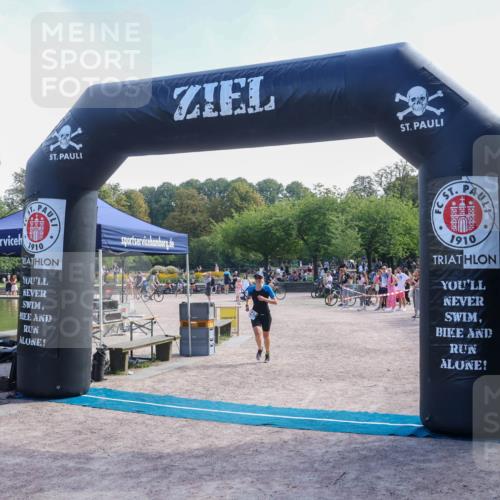 08.09.2024 - Stadtparktriathlon Luisa Fischer http://msf.ph/oto/7002066 08.09.2024 12:20:36 Ziel 642 meine-sportfotos.de