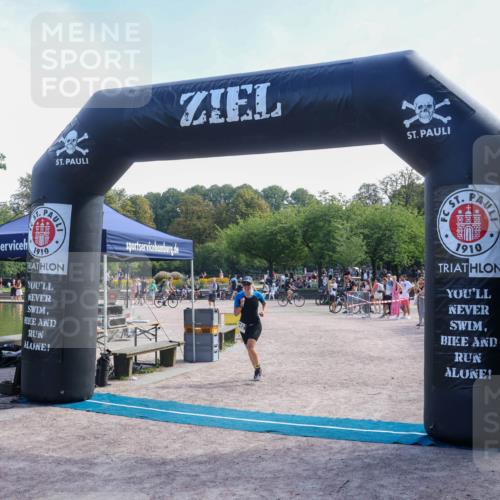 08.09.2024 - Stadtparktriathlon Luisa Fischer http://msf.ph/oto/7002077 08.09.2024 12:20:37 Ziel 642 meine-sportfotos.de