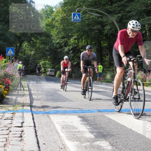 08.09.2024 - Stadtparktriathlon Zöllner http://msf.ph/oto/7002103 08.09.2024 11:13:04 Radfahren 327, 424, 509, 514, 534, 545, 559 meine-sportfotos.de