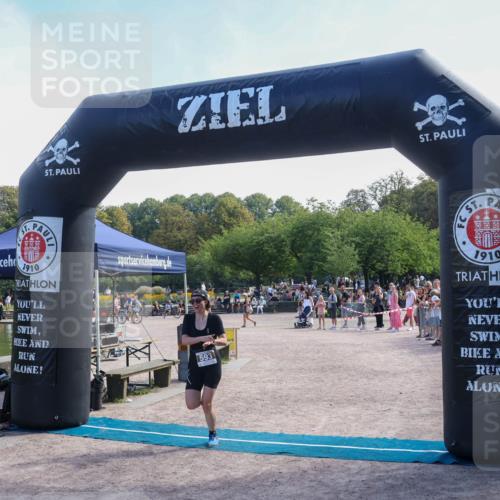 08.09.2024 - Stadtparktriathlon Luisa Fischer http://msf.ph/oto/7002142 08.09.2024 12:21:16 Ziel 593 meine-sportfotos.de