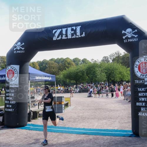 08.09.2024 - Stadtparktriathlon Luisa Fischer http://msf.ph/oto/7002151 08.09.2024 12:21:16 Ziel 593 meine-sportfotos.de
