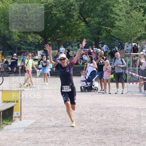 08.09.2024 - Stadtparktriathlon Luisa Fischer http://msf.ph/oto/7002159 08.09.2024 12:21:49 Ziel 640 meine-sportfotos.de