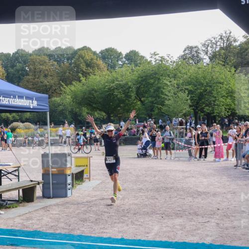 08.09.2024 - Stadtparktriathlon Luisa Fischer http://msf.ph/oto/7002187 08.09.2024 12:21:50 Ziel 640 meine-sportfotos.de