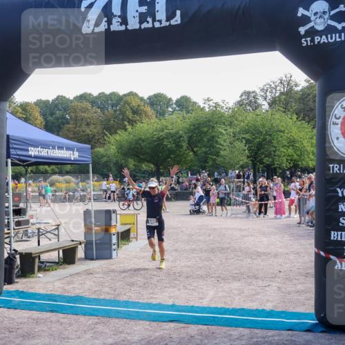 08.09.2024 - Stadtparktriathlon Luisa Fischer http://msf.ph/oto/7002194 08.09.2024 12:21:50 Ziel 640 meine-sportfotos.de