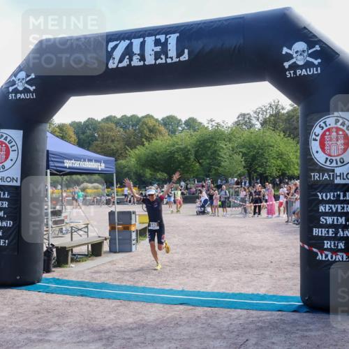 08.09.2024 - Stadtparktriathlon Luisa Fischer http://msf.ph/oto/7002202 08.09.2024 12:21:50 Ziel 640 meine-sportfotos.de
