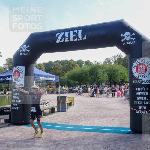 08.09.2024 - Stadtparktriathlon Luisa Fischer http://msf.ph/oto/7002232 08.09.2024 12:21:51 Ziel 640 meine-sportfotos.de