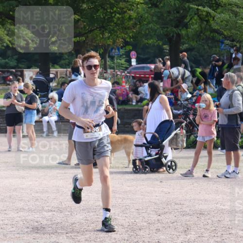 08.09.2024 - Stadtparktriathlon Luisa Fischer http://msf.ph/oto/7002261 08.09.2024 12:22:34 Ziel 498 meine-sportfotos.de