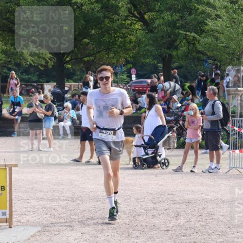 08.09.2024 - Stadtparktriathlon Luisa Fischer http://msf.ph/oto/7002266 08.09.2024 12:22:35 Ziel 498 meine-sportfotos.de