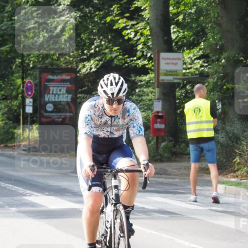 08.09.2024 - Stadtparktriathlon Zöllner http://msf.ph/oto/7002272 08.09.2024 11:15:19 Radfahren 487, 543 meine-sportfotos.de