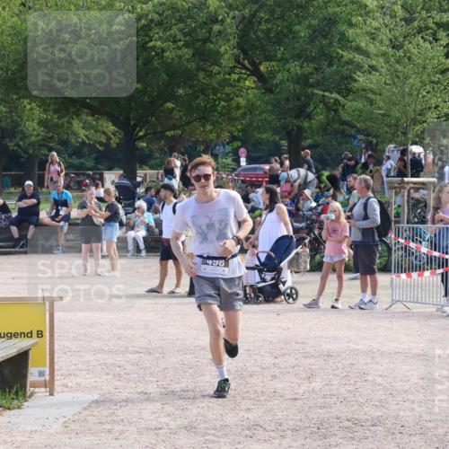 08.09.2024 - Stadtparktriathlon Luisa Fischer http://msf.ph/oto/7002273 08.09.2024 12:22:35 Ziel 498 meine-sportfotos.de