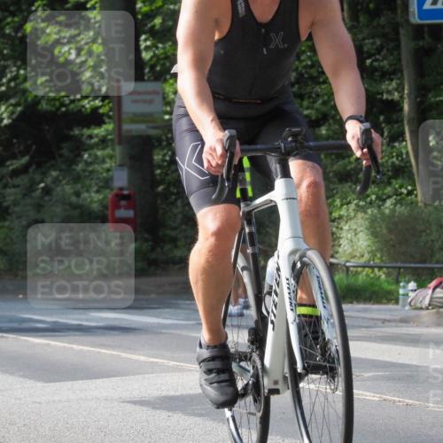 08.09.2024 - Stadtparktriathlon Zöllner http://msf.ph/oto/7002286 08.09.2024 11:15:33 Radfahren 404, 472, 528, 529, 574, 821 meine-sportfotos.de