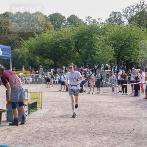 08.09.2024 - Stadtparktriathlon Luisa Fischer http://msf.ph/oto/7002291 08.09.2024 12:22:35 Ziel 498 meine-sportfotos.de