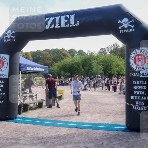 08.09.2024 - Stadtparktriathlon Luisa Fischer http://msf.ph/oto/7002316 08.09.2024 12:22:37 Ziel 498 meine-sportfotos.de