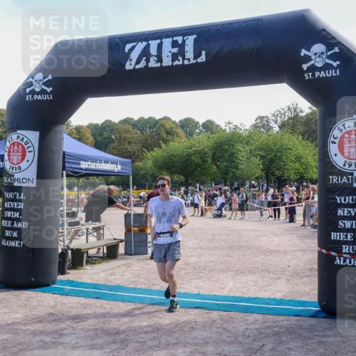 08.09.2024 - Stadtparktriathlon Luisa Fischer http://msf.ph/oto/7002332 08.09.2024 12:22:37 Ziel 498 meine-sportfotos.de
