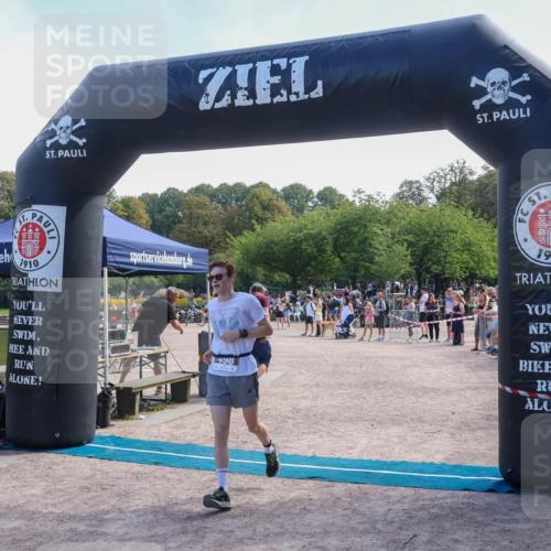 08.09.2024 - Stadtparktriathlon Luisa Fischer http://msf.ph/oto/7002338 08.09.2024 12:22:38 Ziel 498 meine-sportfotos.de