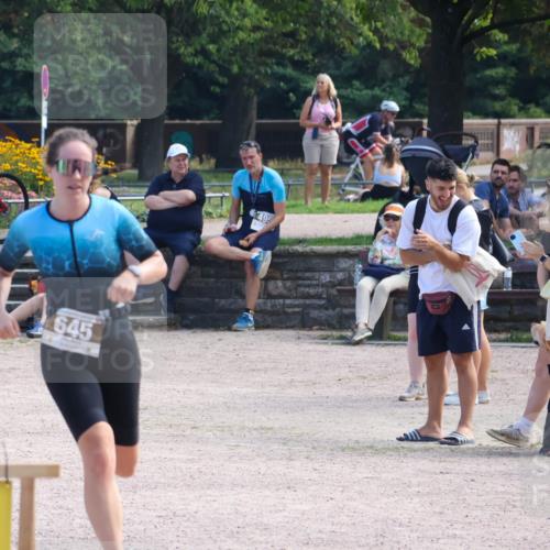 08.09.2024 - Stadtparktriathlon Luisa Fischer http://msf.ph/oto/7002356 08.09.2024 12:23:35 Ziel 645, 657 meine-sportfotos.de