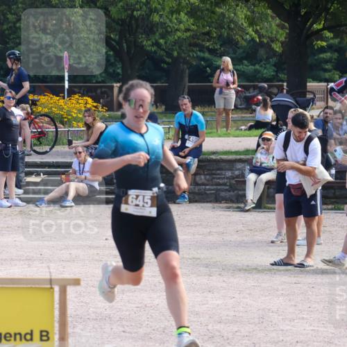 08.09.2024 - Stadtparktriathlon Luisa Fischer http://msf.ph/oto/7002362 08.09.2024 12:23:35 Ziel 645, 657 meine-sportfotos.de
