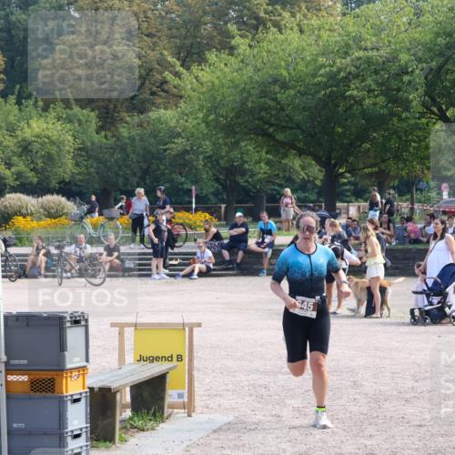 08.09.2024 - Stadtparktriathlon Luisa Fischer http://msf.ph/oto/7002380 08.09.2024 12:23:36 Ziel 645, 657 meine-sportfotos.de