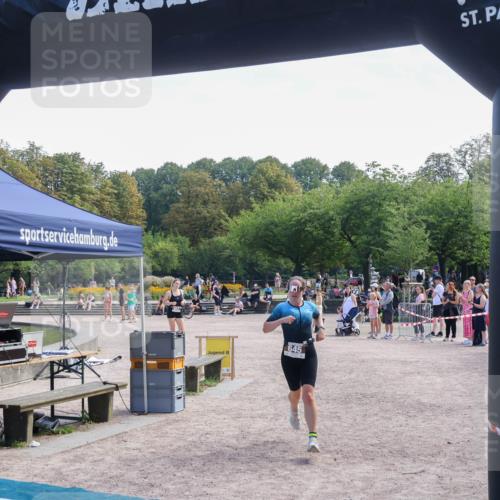 08.09.2024 - Stadtparktriathlon Luisa Fischer http://msf.ph/oto/7002403 08.09.2024 12:23:37 Ziel 645, 657 meine-sportfotos.de