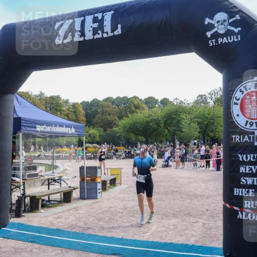 08.09.2024 - Stadtparktriathlon Luisa Fischer http://msf.ph/oto/7002409 08.09.2024 12:23:37 Ziel 645, 657 meine-sportfotos.de