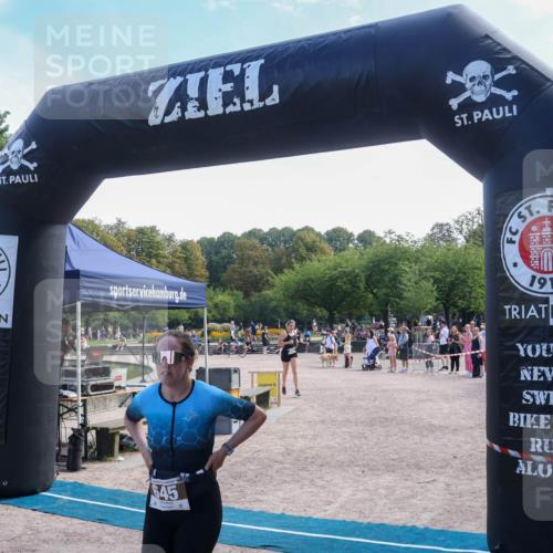 08.09.2024 - Stadtparktriathlon Luisa Fischer http://msf.ph/oto/7002427 08.09.2024 12:23:39 Ziel 645, 657 meine-sportfotos.de