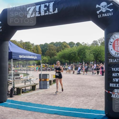 08.09.2024 - Stadtparktriathlon Luisa Fischer http://msf.ph/oto/7002447 08.09.2024 12:23:41 Ziel 645, 657 meine-sportfotos.de