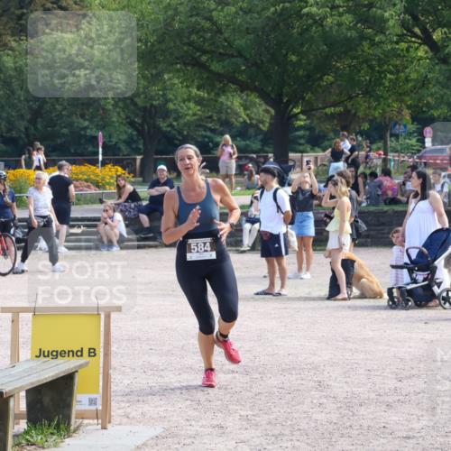 08.09.2024 - Stadtparktriathlon Luisa Fischer http://msf.ph/oto/7002462 08.09.2024 12:23:59 Ziel 584 meine-sportfotos.de