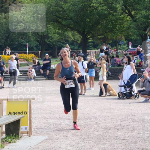 08.09.2024 - Stadtparktriathlon Luisa Fischer http://msf.ph/oto/7002467 08.09.2024 12:23:59 Ziel 584 meine-sportfotos.de