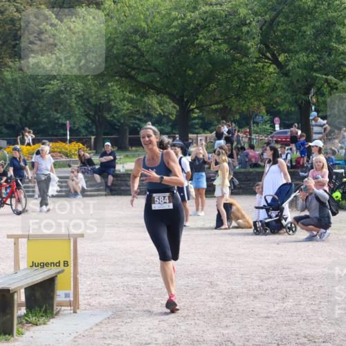 08.09.2024 - Stadtparktriathlon Luisa Fischer http://msf.ph/oto/7002474 08.09.2024 12:23:59 Ziel 584 meine-sportfotos.de