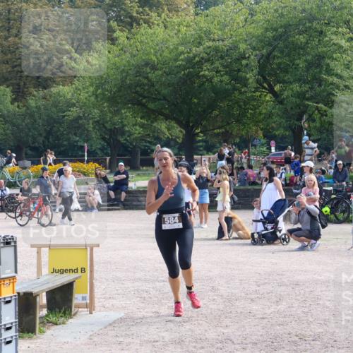 08.09.2024 - Stadtparktriathlon Luisa Fischer http://msf.ph/oto/7002481 08.09.2024 12:23:59 Ziel 584 meine-sportfotos.de