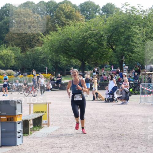 08.09.2024 - Stadtparktriathlon Luisa Fischer http://msf.ph/oto/7002486 08.09.2024 12:24:00 Ziel 584 meine-sportfotos.de