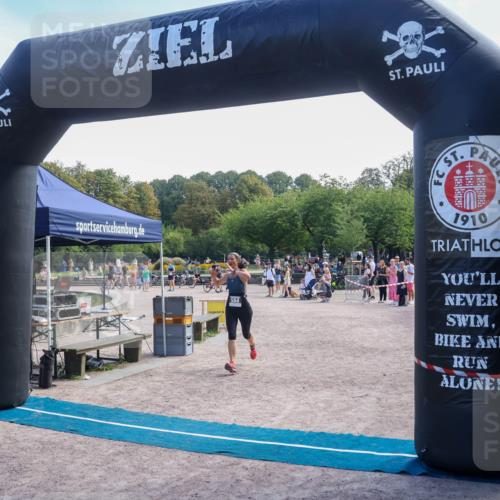 08.09.2024 - Stadtparktriathlon Luisa Fischer http://msf.ph/oto/7002500 08.09.2024 12:24:00 Ziel 584 meine-sportfotos.de