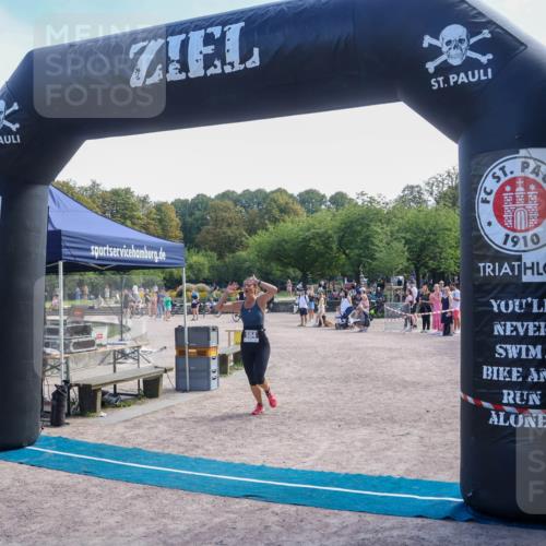 08.09.2024 - Stadtparktriathlon Luisa Fischer http://msf.ph/oto/7002505 08.09.2024 12:24:01 Ziel 584 meine-sportfotos.de