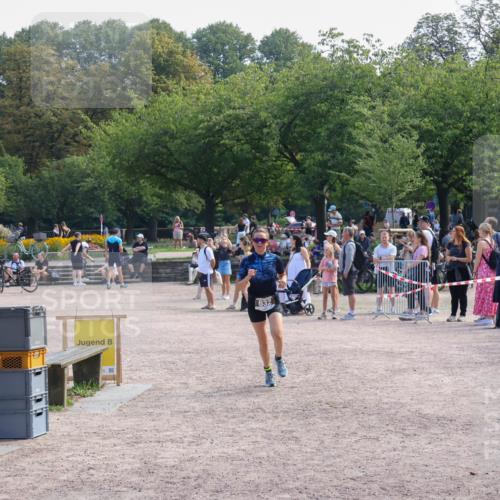 08.09.2024 - Stadtparktriathlon Luisa Fischer http://msf.ph/oto/7002575 08.09.2024 12:24:25 Ziel 632 meine-sportfotos.de