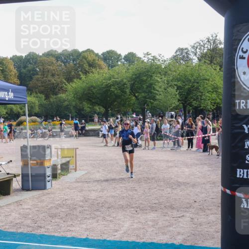 08.09.2024 - Stadtparktriathlon Luisa Fischer http://msf.ph/oto/7002582 08.09.2024 12:24:25 Ziel 632 meine-sportfotos.de