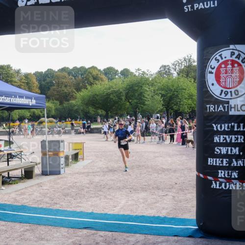 08.09.2024 - Stadtparktriathlon Luisa Fischer http://msf.ph/oto/7002589 08.09.2024 12:24:26 Ziel 632 meine-sportfotos.de