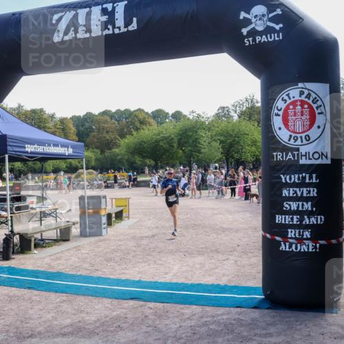 08.09.2024 - Stadtparktriathlon Luisa Fischer http://msf.ph/oto/7002595 08.09.2024 12:24:26 Ziel 632 meine-sportfotos.de