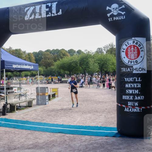 08.09.2024 - Stadtparktriathlon Luisa Fischer http://msf.ph/oto/7002603 08.09.2024 12:24:26 Ziel 632 meine-sportfotos.de