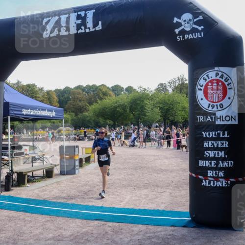 08.09.2024 - Stadtparktriathlon Luisa Fischer http://msf.ph/oto/7002616 08.09.2024 12:24:27 Ziel 632, 647 meine-sportfotos.de